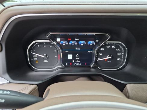 Used 2021 GMC Yukon XL Denali w/ Denali Premium Package AWD/4WD image 24