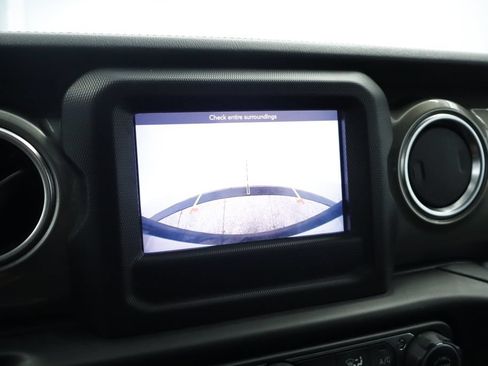 Used 2021 Jeep Wrangler Unlimited Sahara AWD/4WD image 35