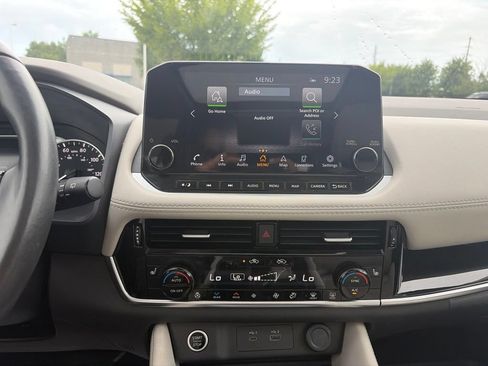 Used 2023 Nissan Rogue SL w/ SL Premium Package AWD/4WD image 8