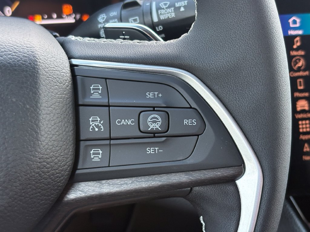 New 2027 Jeep Grand Cherokee Limited w/ MOPAR Finishing Package RWD image 38