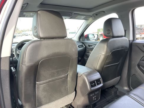 Used 2023 Chevrolet Equinox Premier image 20