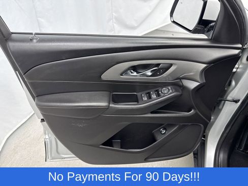 Used 2018 Chevrolet Traverse LT image 12