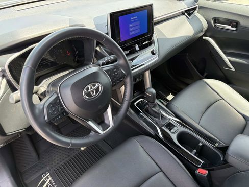 Used 2024 Toyota Corolla Cross XLE w/ Convenience Package FWD image 7