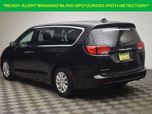 Used 2019 Chrysler Pacifica L FWD image 4
