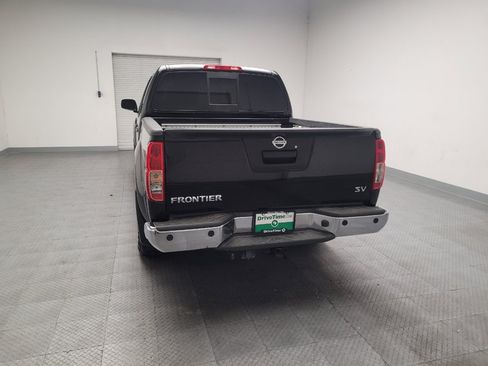 Used 2021 Nissan Frontier SV RWD image 6