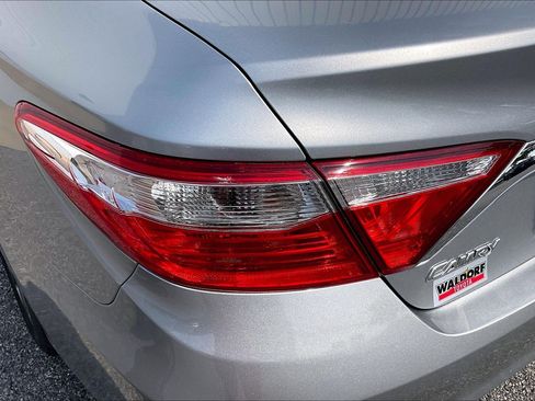 Used 2017 Toyota Camry XLE w/ Moonroof Package FWD image 34