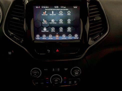 Used 2020 Jeep Cherokee Limited AWD/4WD image 24