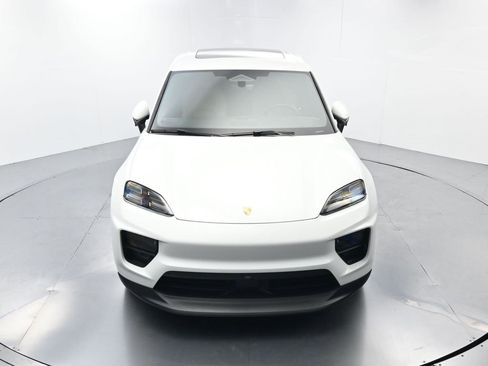 Certified 2025 Porsche Macan 4 Electric image 42