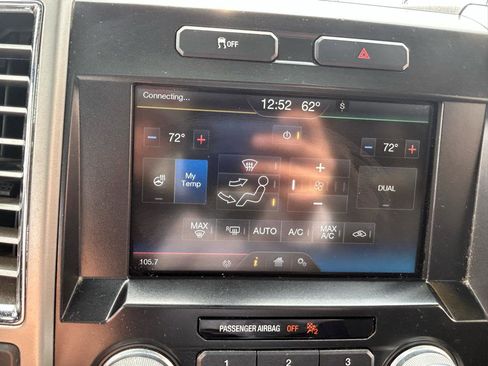 Used 2015 Ford F150 Lariat w/ Equipment Group 502A Luxury AWD/4WD image 24