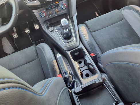 Used 2017 Ford Focus RS AWD/4WD image 9