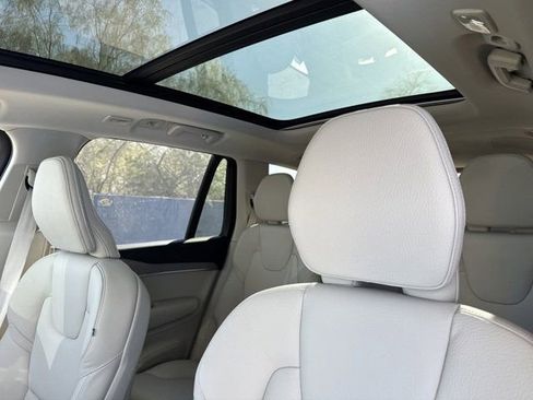 New 2025 Volvo XC90 T8 Plus w/ Protection Package Premier image 18
