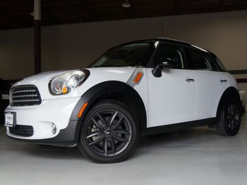 Used 2014 MINI Cooper Countryman image 1