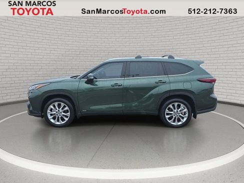 Used 2025 Toyota Highlander Limited image 8