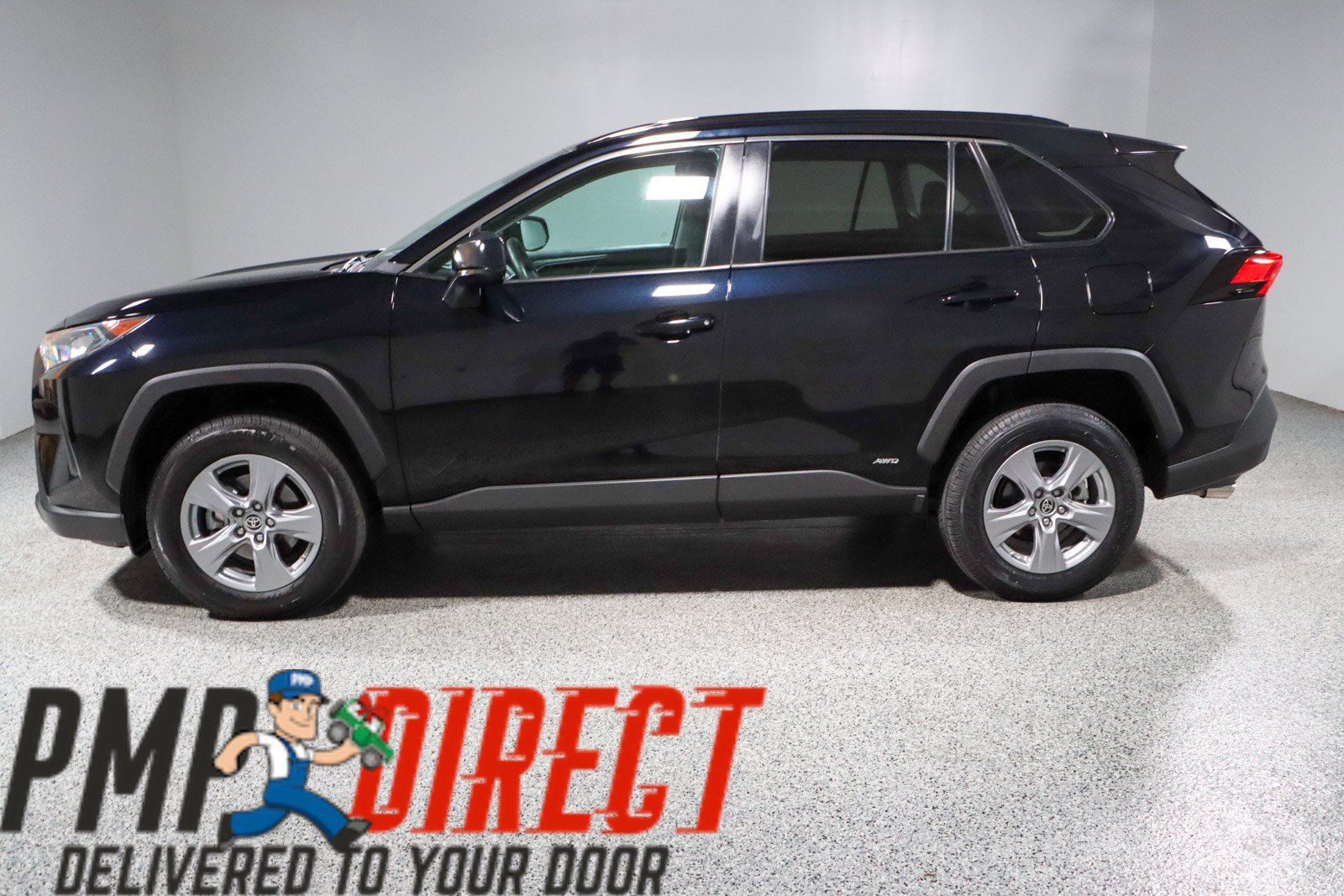 Used 2022 Toyota RAV4 LE AWD/4WD image 10