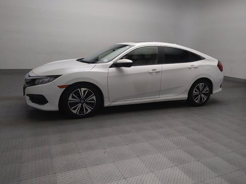 Used 2018 Honda Civic EX-T image 2