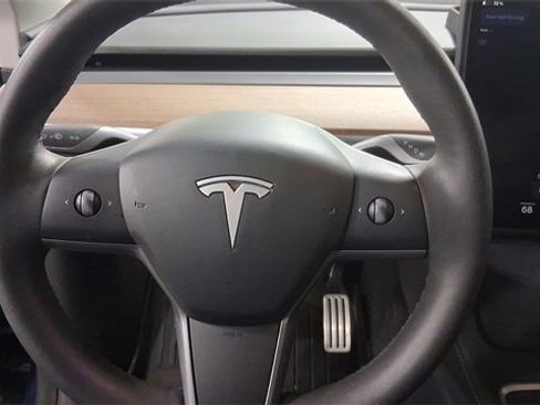 Used 2024 Tesla Model Y Performance image 13