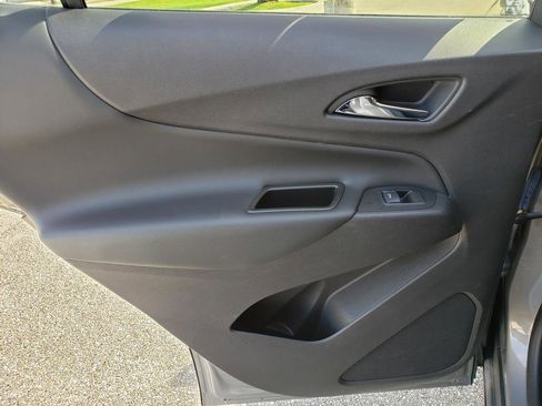 Used 2019 Chevrolet Equinox LT image 11