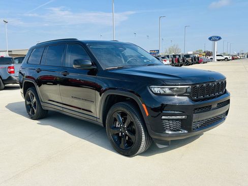 Used 2023 Jeep Grand Cherokee L Limited w/ Luxury Tech Group II AWD/4WD image 2