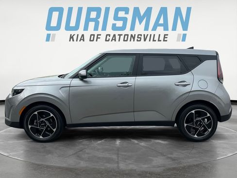Used 2025 Kia Soul LX w/ LX Technology Package image 3