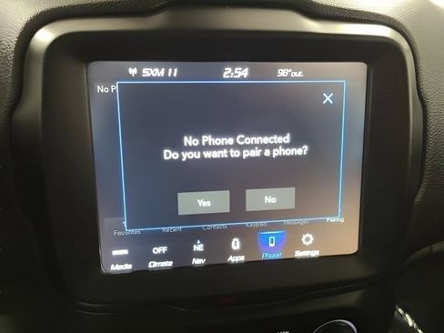 Used 2023 Jeep Renegade Latitude AWD/4WD image 31