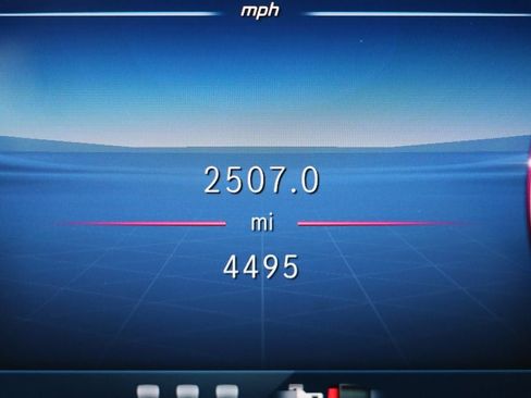 Used 2025 Mercedes-Benz GLC 300 4MATIC image 24