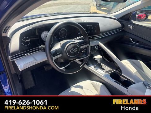 Used 2023 Hyundai Elantra Limited FWD image 16