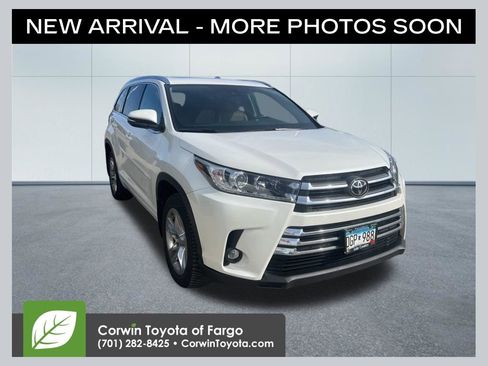 Used 2019 Toyota Highlander Limited image 1