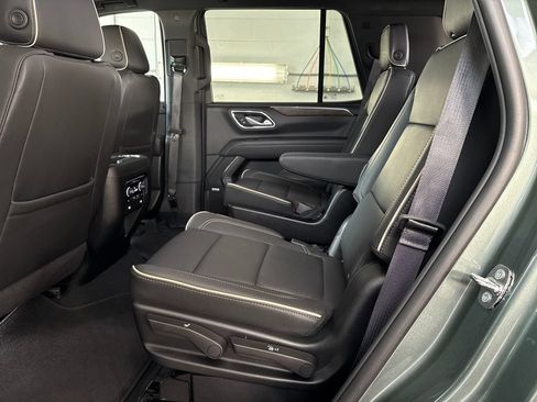 Used 2024 Chevrolet Tahoe Premier AWD/4WD image 32