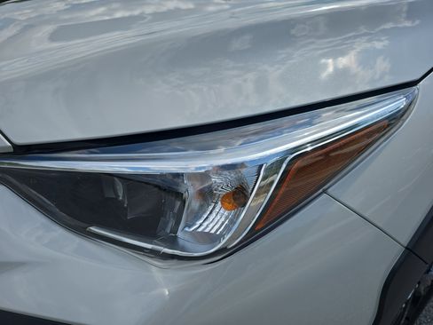 Used 2025 Subaru Crosstrek 2.0i AWD/4WD image 31