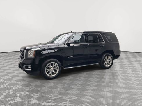 Certified 2020 GMC Yukon SLE w/ SLE Value Package AWD/4WD image 35