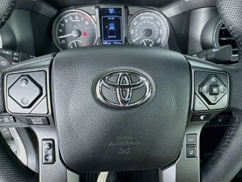 Used 2022 Toyota Tacoma TRD Sport w/ Technology Package AWD/4WD image 16