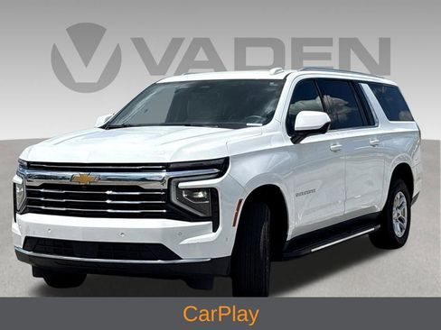 Used 2025 Chevrolet Suburban LT RWD image 3