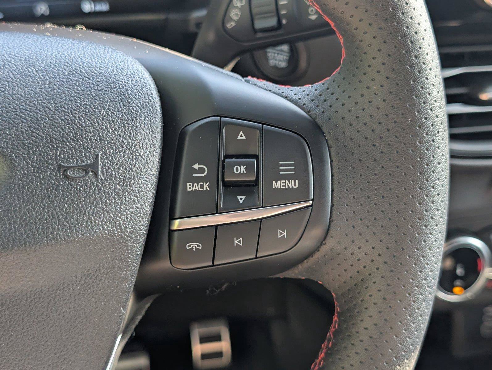 Used 2024 Ford Escape ST-Line w/ Cold Weather Package FWD image 29