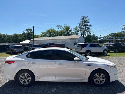 Used 2016 Kia Optima LX FWD image 4