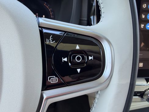 New 2026 Volvo XC60 B5 Ultra w/ Climate Package image 28