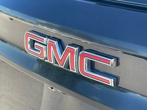 Used 2024 GMC Acadia Elevation AWD/4WD image 9