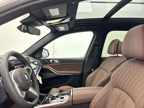 New 2026 BMW X5 xDrive40i w/ M Sport Package image 24