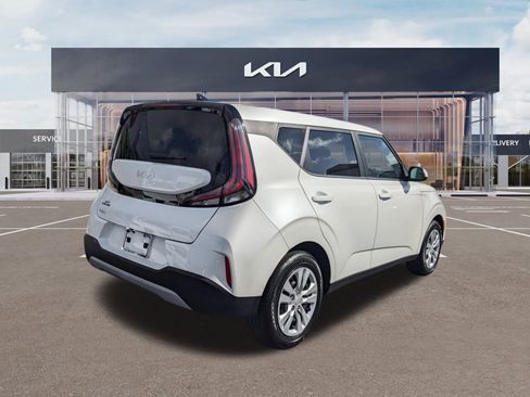 Certified 2023 Kia Soul LX image 8