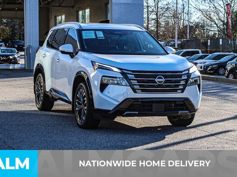 Certified 2025 Nissan Rogue Platinum w/ Tech Package image 5