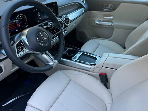 Used 2026 Mercedes-Benz GLB 250 image 4
