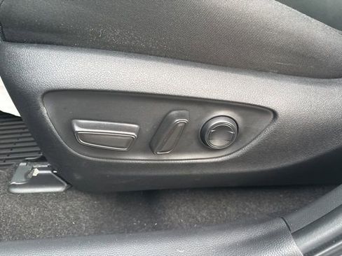 Used 2023 Toyota RAV4 XLE image 41