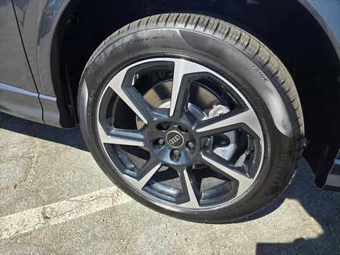 New 2025 Audi Q3 2.0T Premium Plus image 9