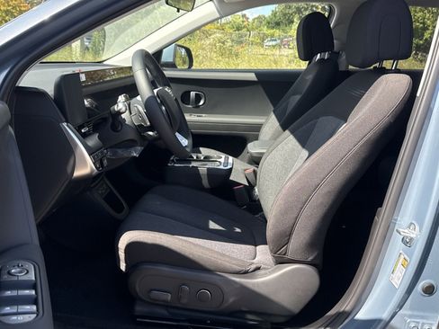 New 2025 Hyundai Ioniq 5 SE image 13