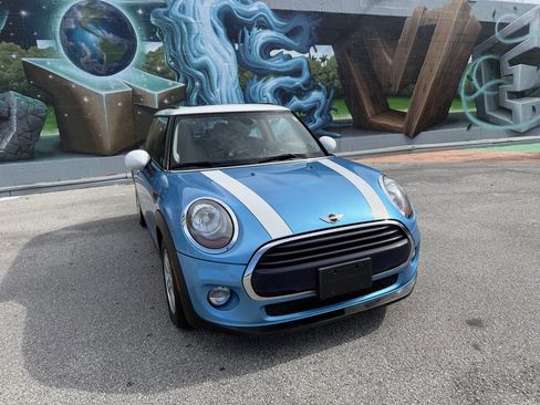 Used 2018 MINI Cooper 2-Door Hardtop FWD image 4