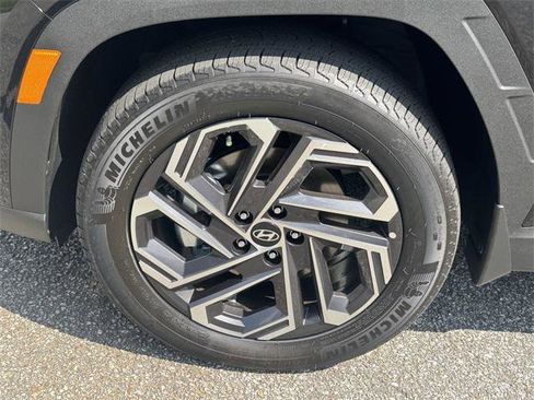 New 2025 Hyundai Tucson Limited image 11