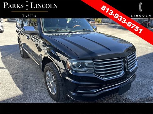 Used 2016 Lincoln Navigator Select image 17
