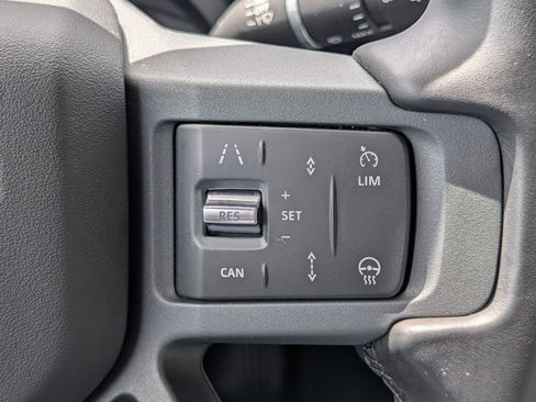 Used 2024 Land Rover Defender 110 X-Dynamic SE AWD/4WD image 30