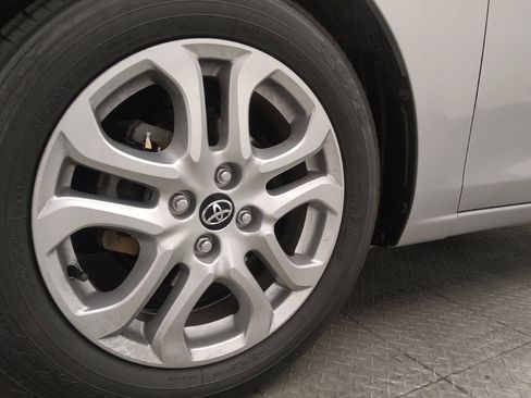 Used 2017 Toyota Yaris iA image 31