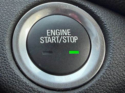 Used 2024 Chevrolet Equinox LT AWD/4WD image 24