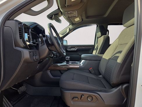 Used 2025 Chevrolet Silverado 1500 LT Trail Boss w/ LPO, Dark Essentials Package AWD/4WD image 24